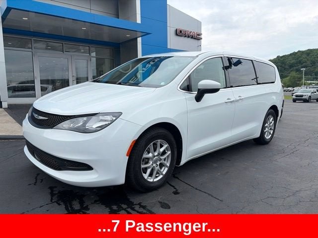 2022 Chrysler Voyager